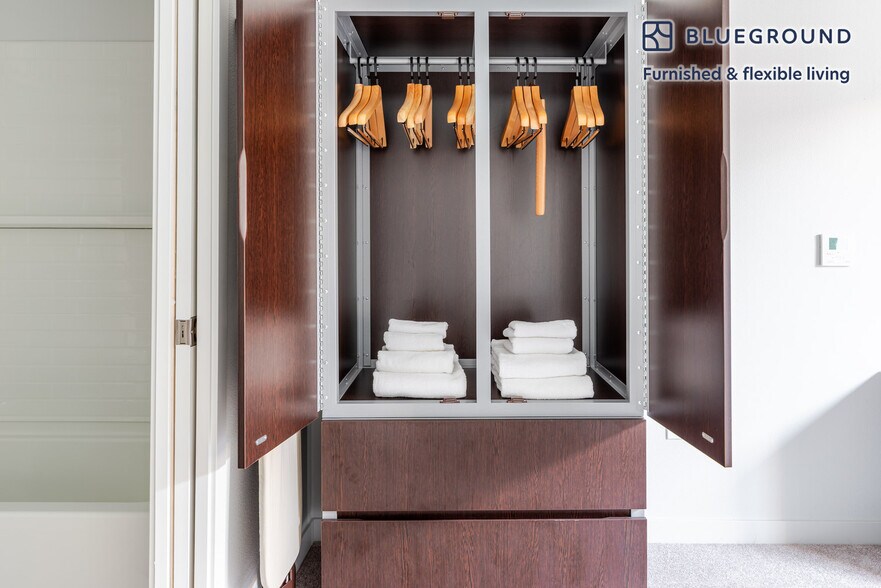 Building Photo - 2077 Haste St