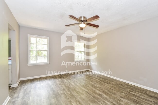 Building Photo - 449 Parlock Rd