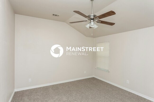Building Photo - 4 Bedroom Pet-Friendly Home in Glenn Heigh...