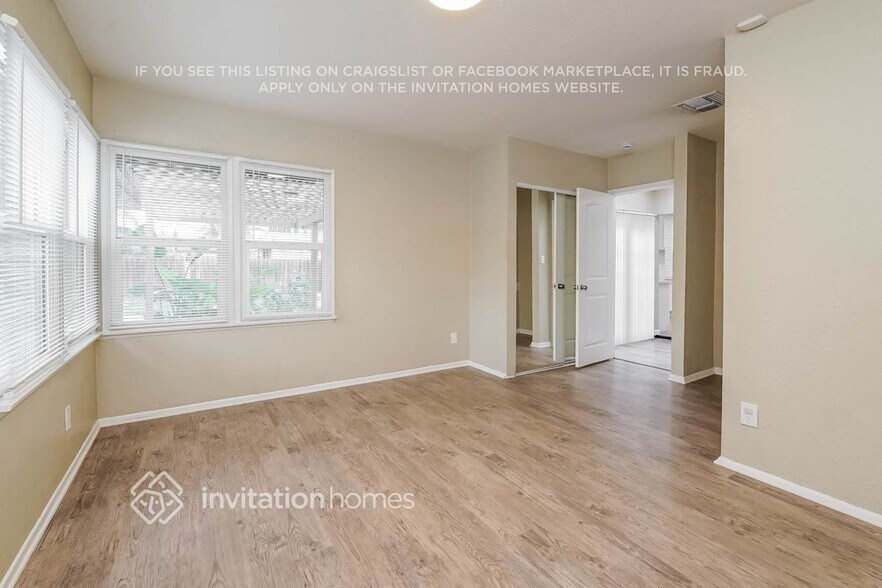 Building Photo - 17363 Saticoy St