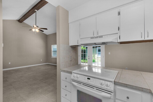 Building Photo - 62 4th Ave