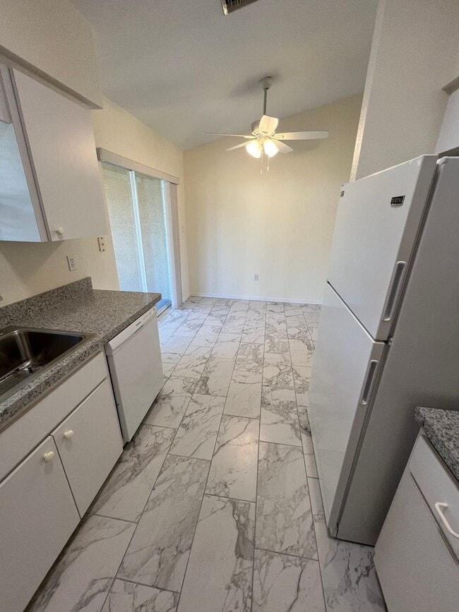 Building Photo - Deep Creek Punta Gorda Villa