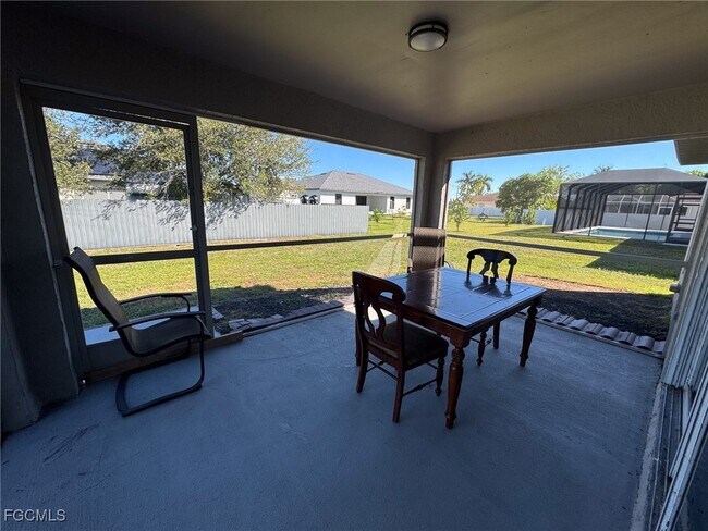 Building Photo - 1021 NW 10th Ave