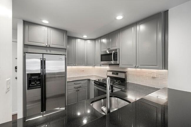 Building Photo - 417 Ellery Ct