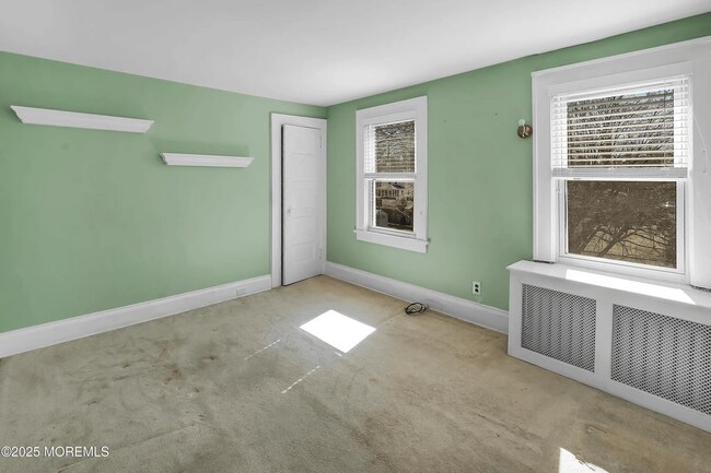 Building Photo - 62 Elm Pl