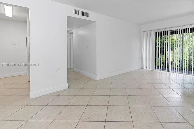Building Photo - 1201 Lake Victoria Dr