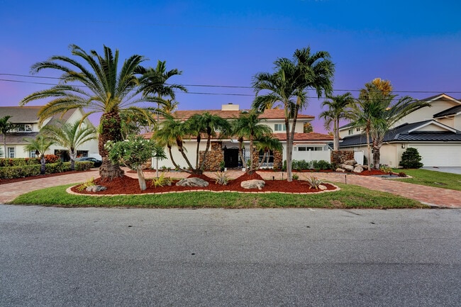 Building Photo - 937 Fern Dr