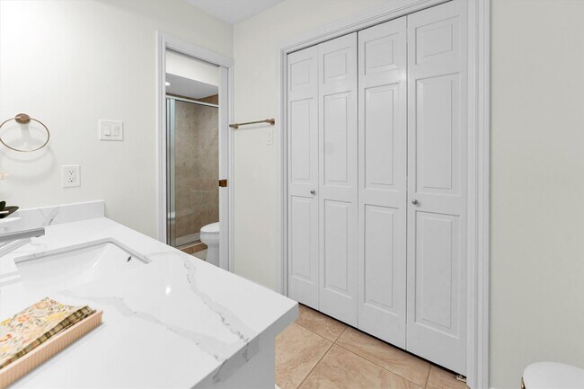 Building Photo - 6603 Pauma Dr