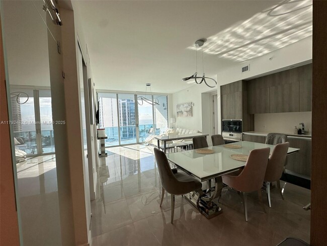 Building Photo - 17550 Collins Ave