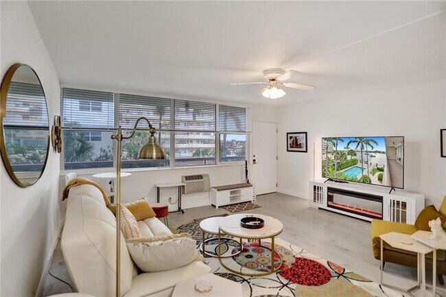 Building Photo - 101 N Birch Rd