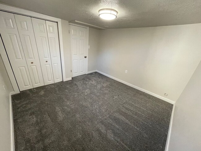 Building Photo - 1378 W Gentile St