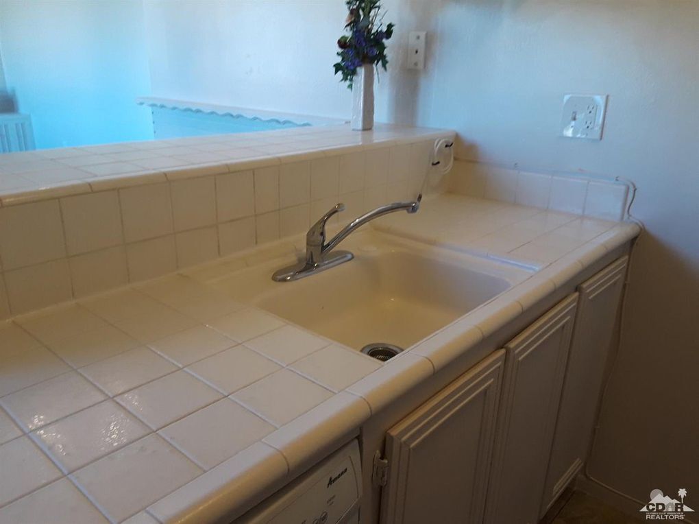 Building Photo - 72701 Willow St