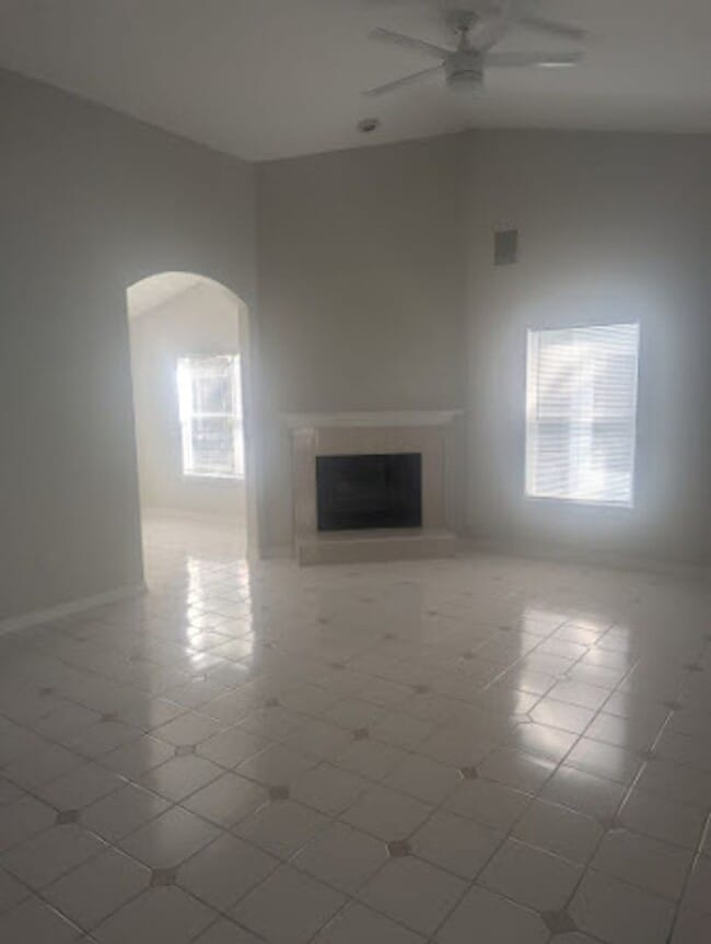 Building Photo - Country Club of Mount Dora Villa