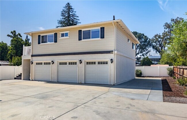 Building Photo - 25461 Cole St