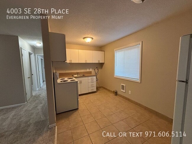 Building Photo - 4003 SE 28th Pl