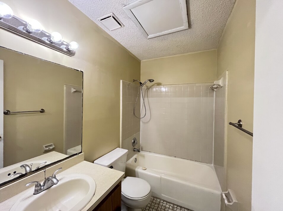 Building Photo - 7500 Necia Dr S
