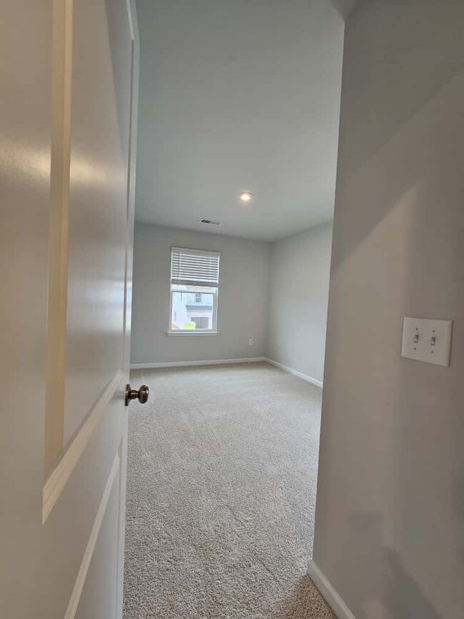 Building Photo - 136 Randwick Ln