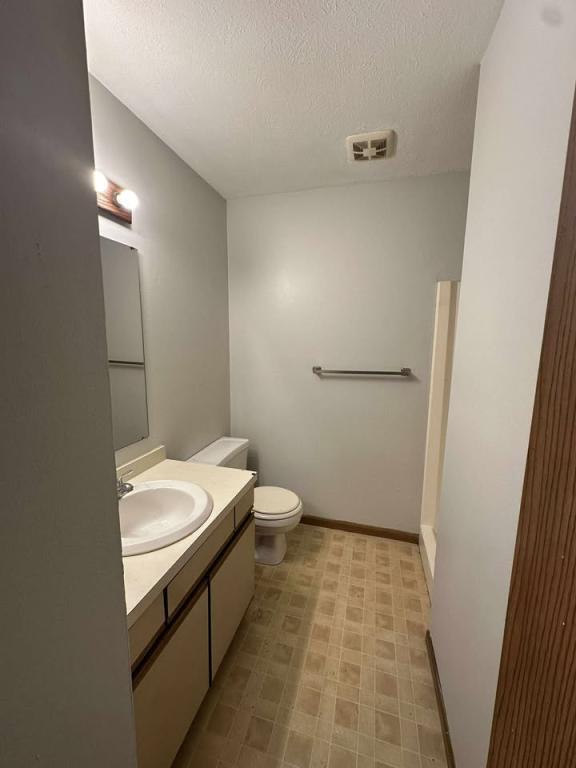 Building Photo - 1608 Tippecanoe Dr