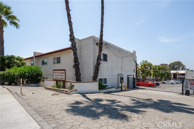 Building Photo - 23653 Golden Springs Dr