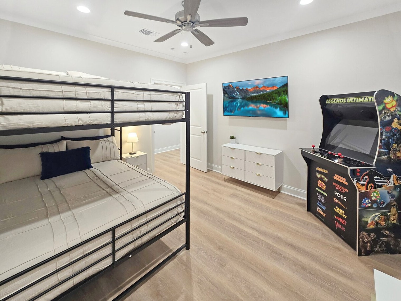 Building Photo - 996 Beach Blvd W