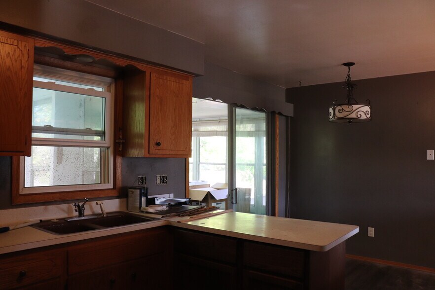 Kitchen - 3627 Southwood Dr
