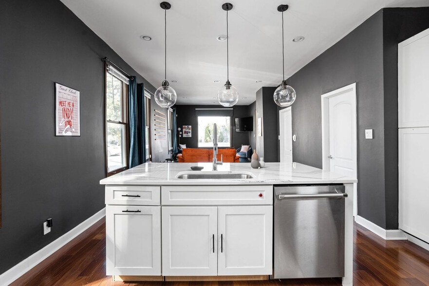 Building Photo - 525 E North St