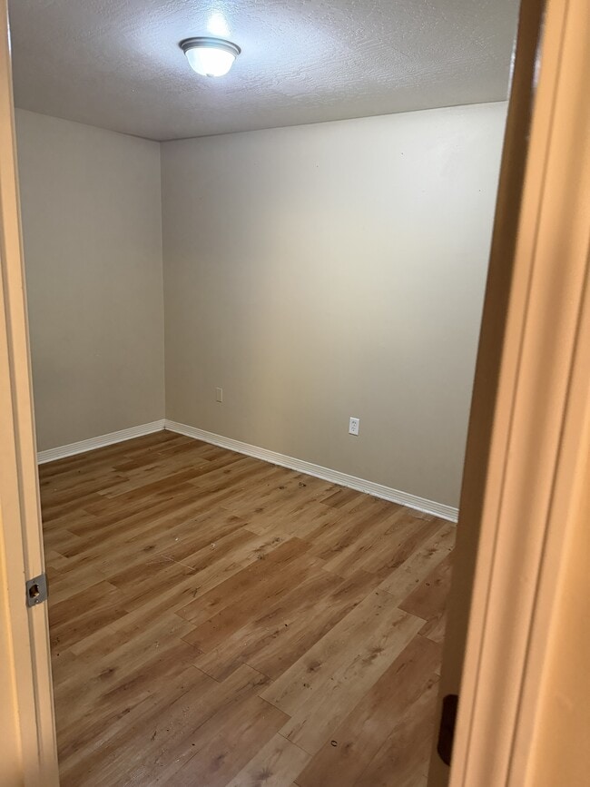 Building Photo - 125 West 9th Ave