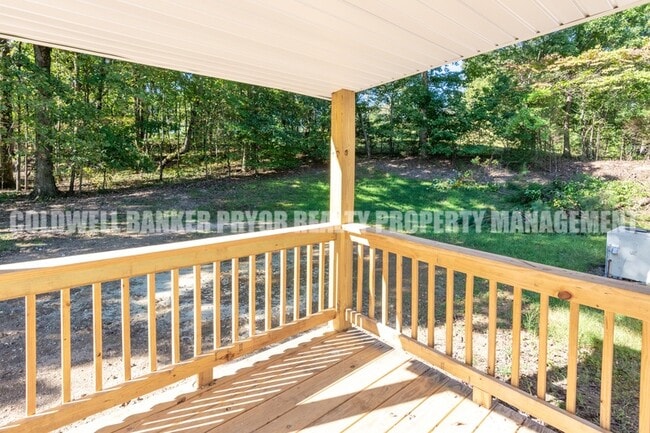 Building Photo - 1108 Shady Ln