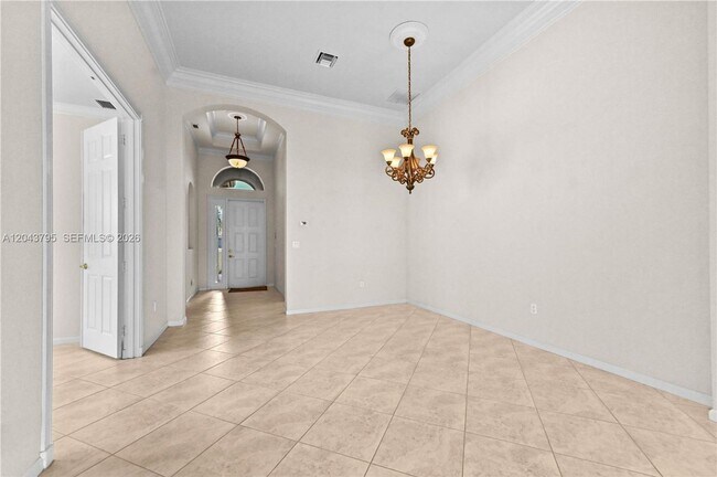 Building Photo - 6823 Fabiano Cir
