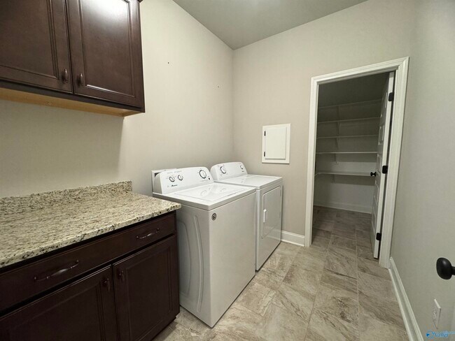 Building Photo - 5006 River Birch Ln