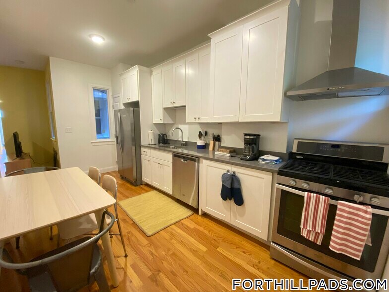 Building Photo - 48 Guild St