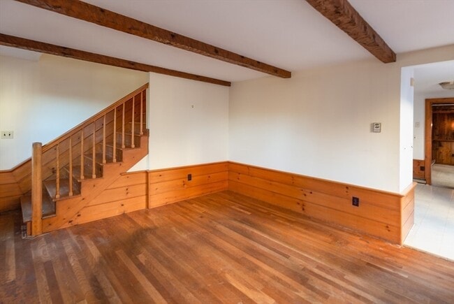 Building Photo - 129 1/2 Summer Street Unit