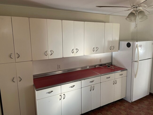 Building Photo - 84 Bridge St