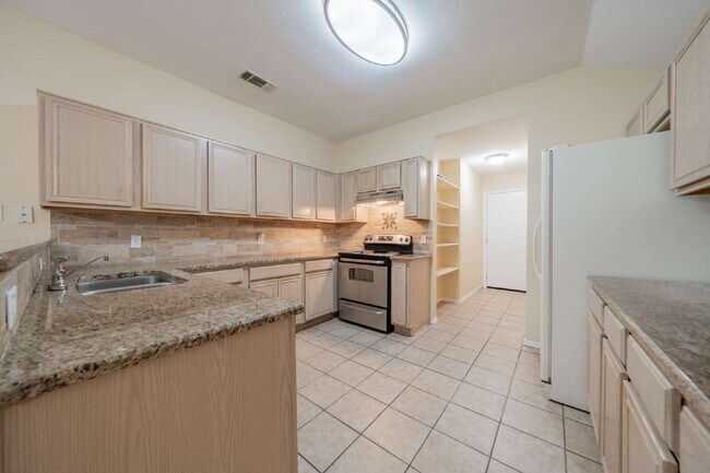 Building Photo - Cute 3 bed, 2 bath home in Grand Prairie