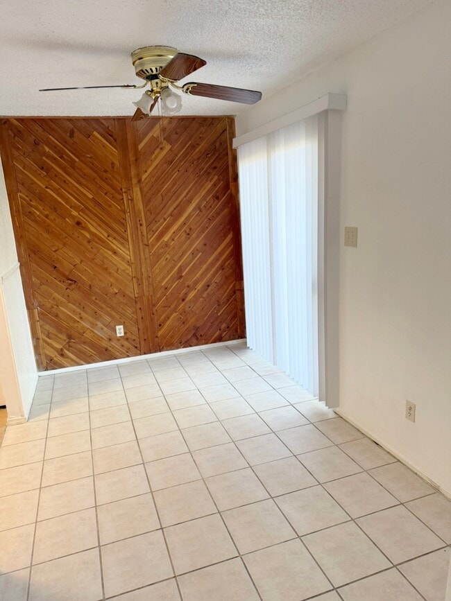 Building Photo - 5321 Pinewilde Dr