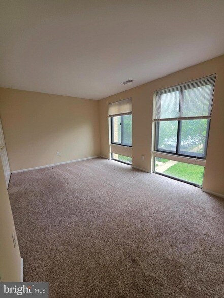 Building Photo - 1012-1201 Brinker Dr