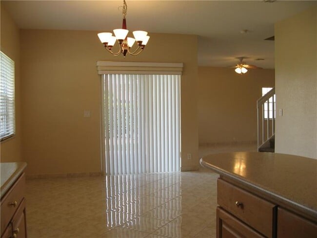 Building Photo - 6501 Sandpiper Dr