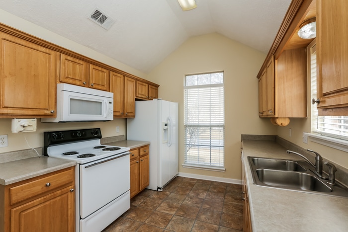 Building Photo - 549 Oak Ridge Wy