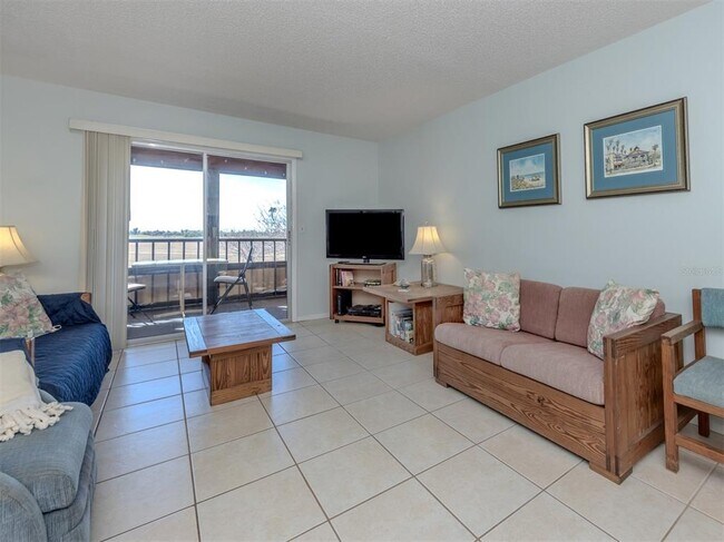 Building Photo - 217 Airport Ave W