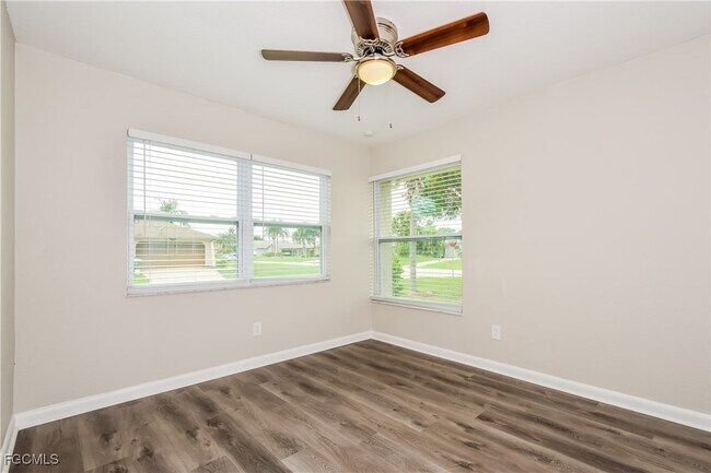 Building Photo - 1820 SE 10th St