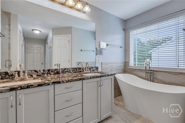 Building Photo - 130 Magnolia Dr