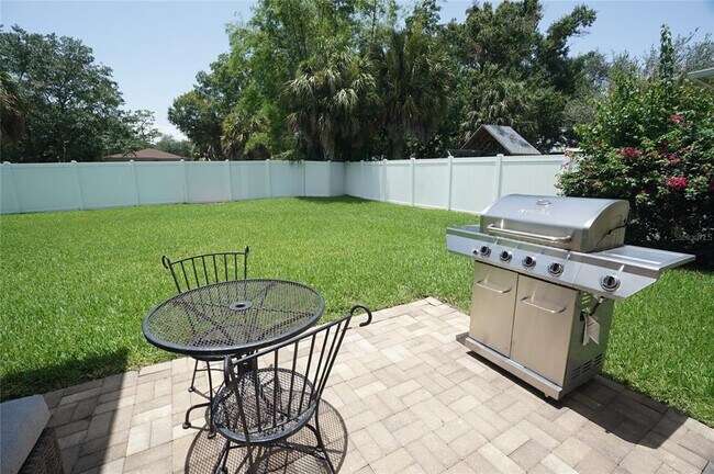 Building Photo - 6303 S MacDill Ave