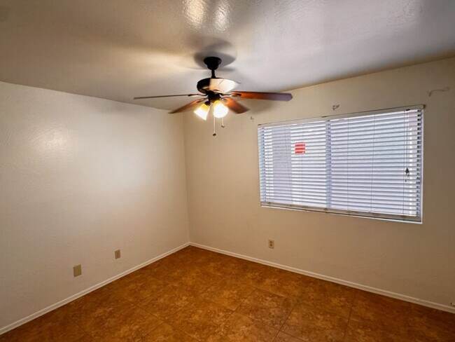 Building Photo - 2+ Mesa Rental