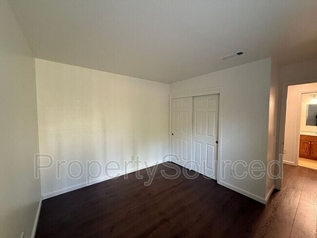 Building Photo - 1633 Porter Way