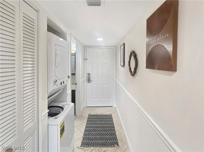 Building Photo - 600 Neapolitan Way