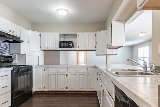 Building Photo - N1246 Walnut Rd