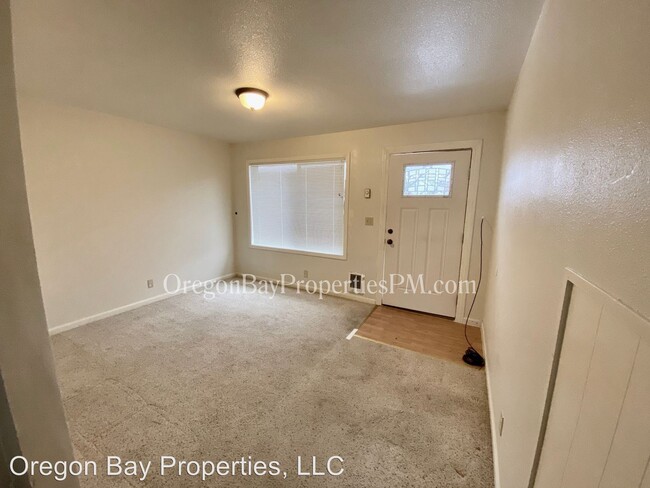Building Photo - 920 Winchester Ave