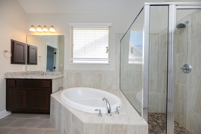 Building Photo - 5108 Alonso Dr