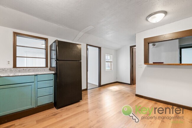 Building Photo - 3 Bedroom 1 Bath for rent | Seneca and McC...