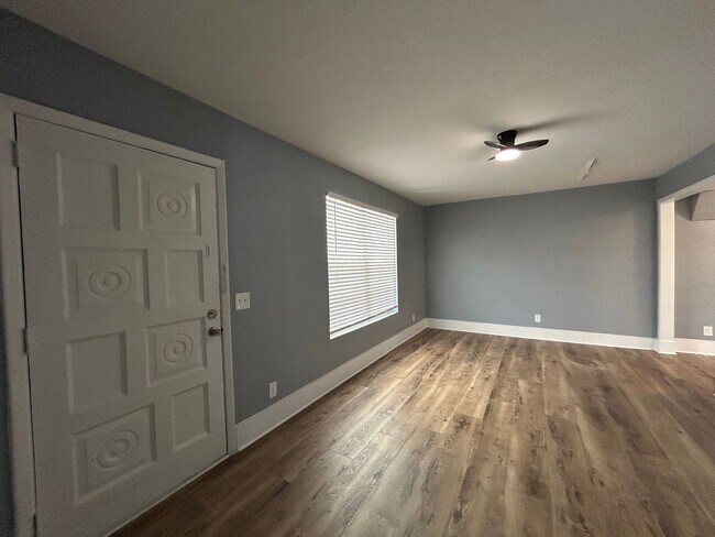 Building Photo - Fully upgraded home in Cedar Hills!